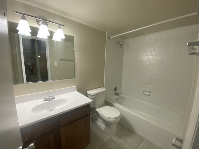 Middletowne & The Dona Image 9