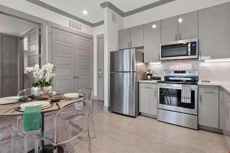 Reveal Skyline Image 30