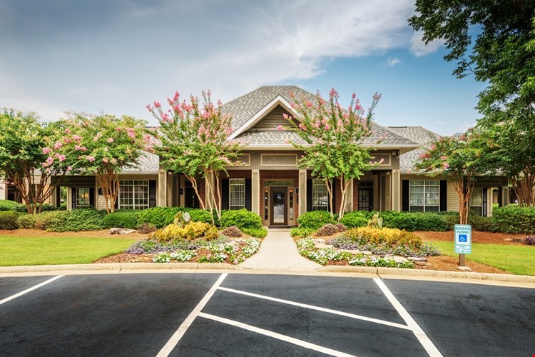 Huntington Chase Image 22