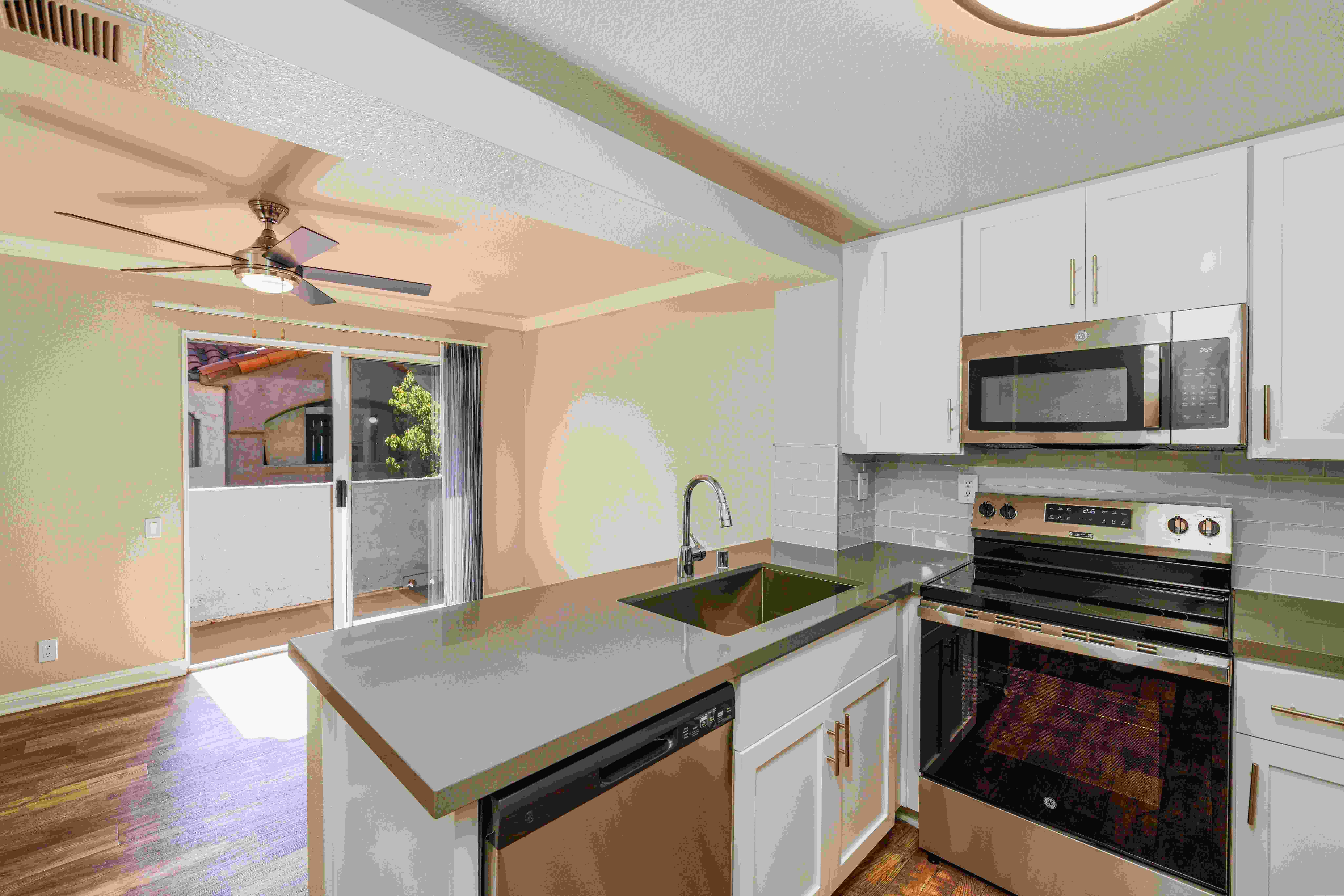 Hidden Hills Condominium Rentals Image 8