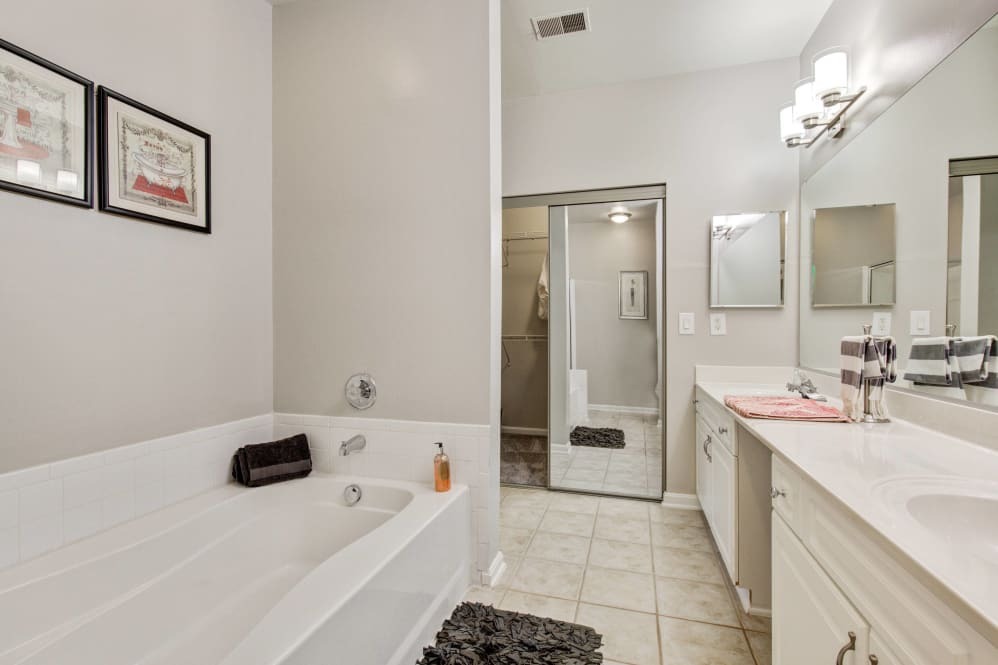 Residences at Waterstone Image 12