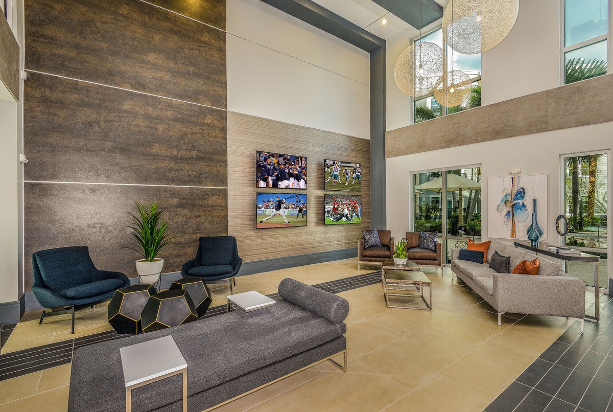 Grady Square Image 34