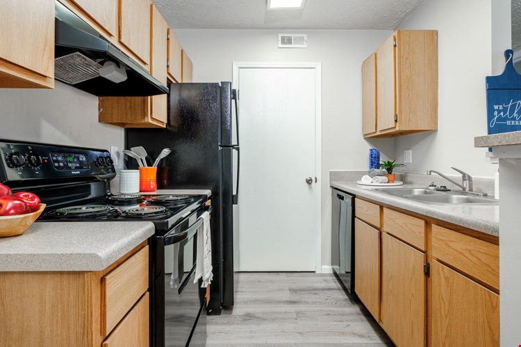 Sterling Park Apartments Image 8