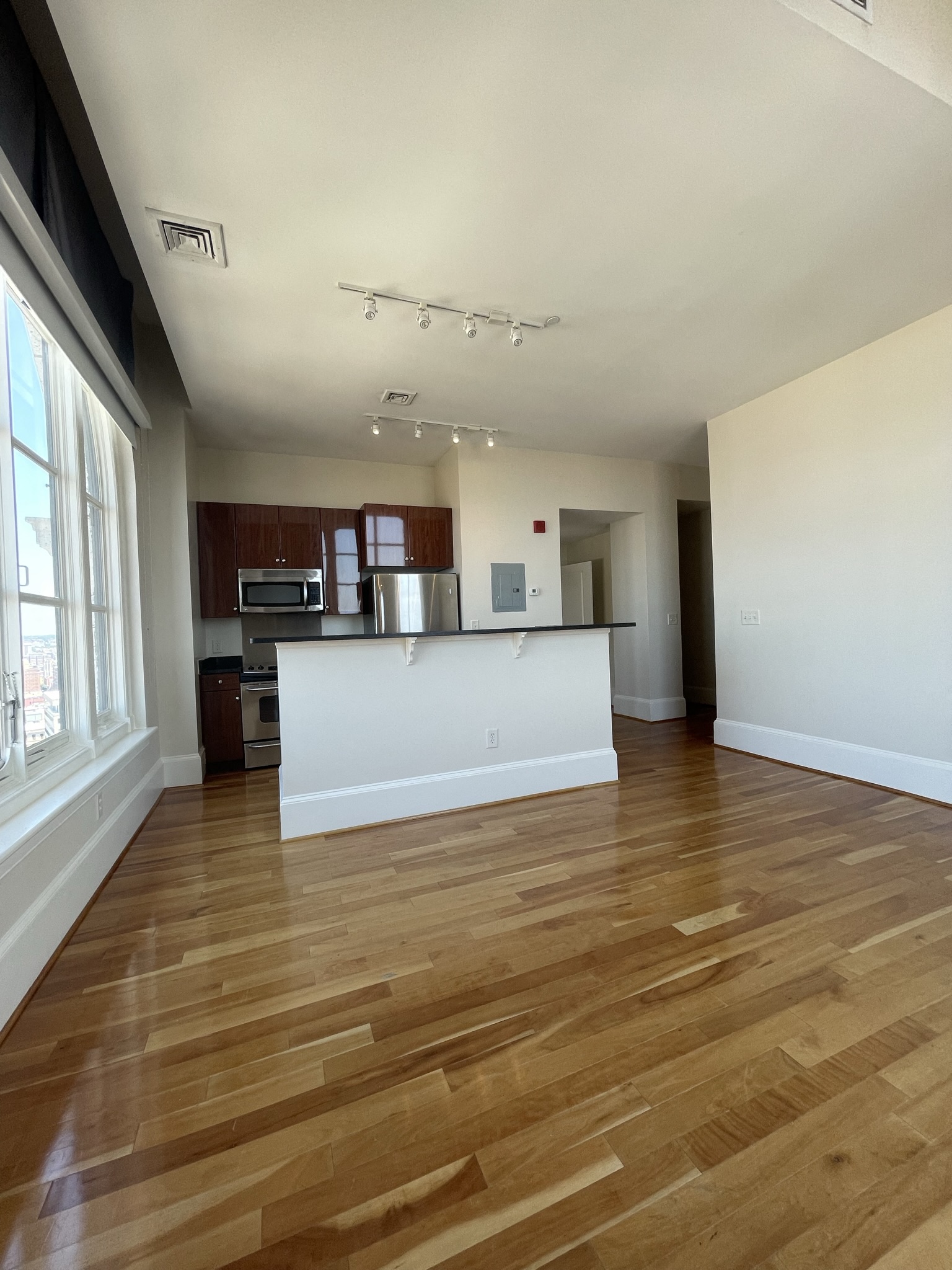 The Apartments at Charles Plaza Image 7