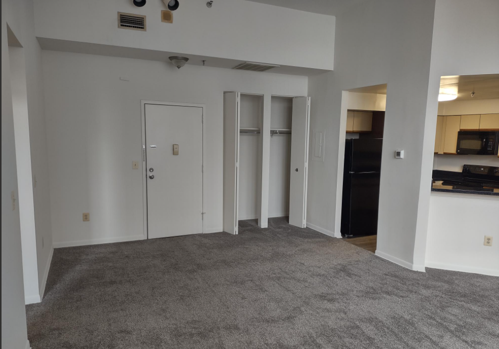 Marlboro Classic Apt & Redwood Square Image 40