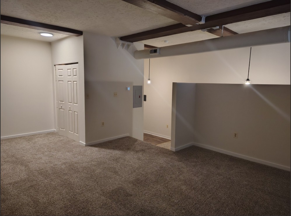 Marlboro Classic Apt & Redwood Square Image 83