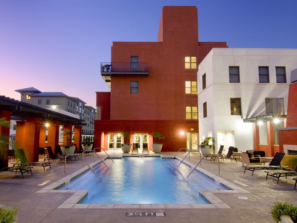 Avalon Del Mar Station