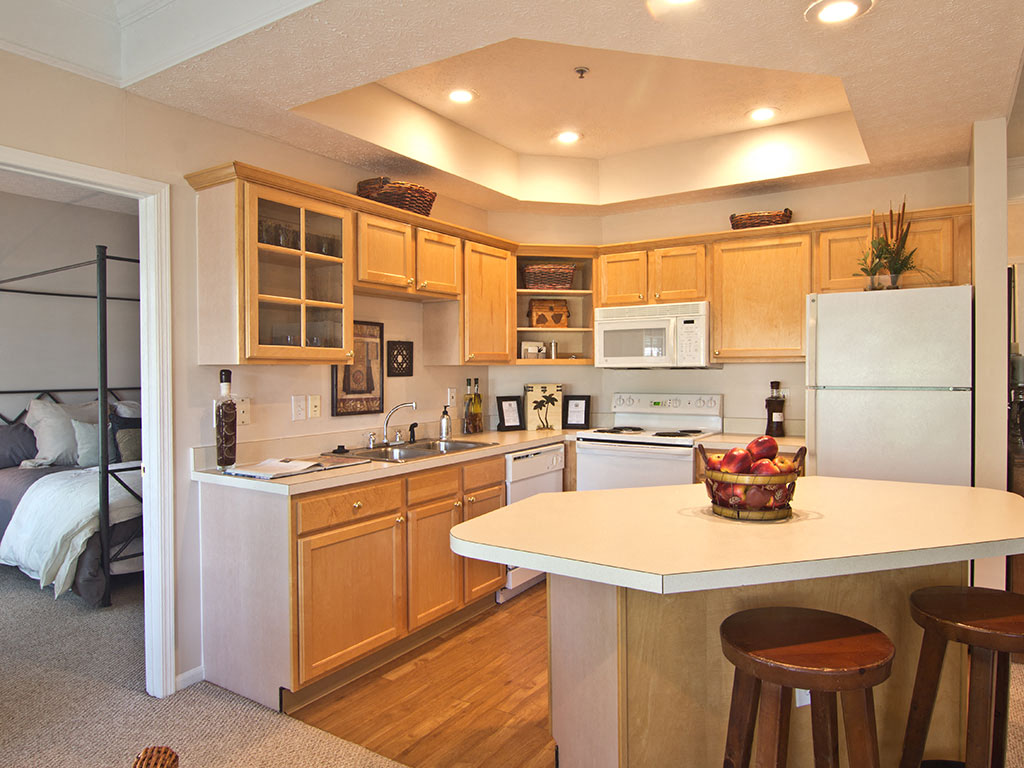 Kitchen Island and Breakfast Bar