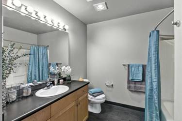 700 Broadway Image 14