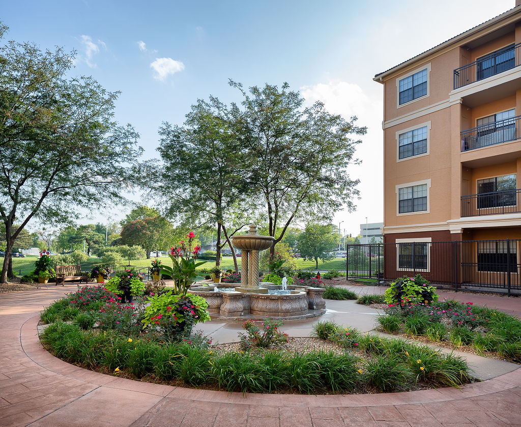 Fountain View on the Plaza Image 5