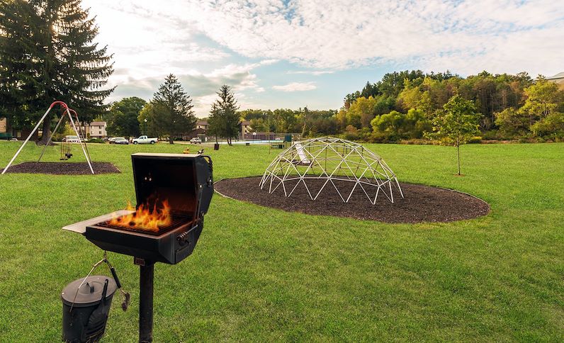 Pikeview Manor Apartments Image 5