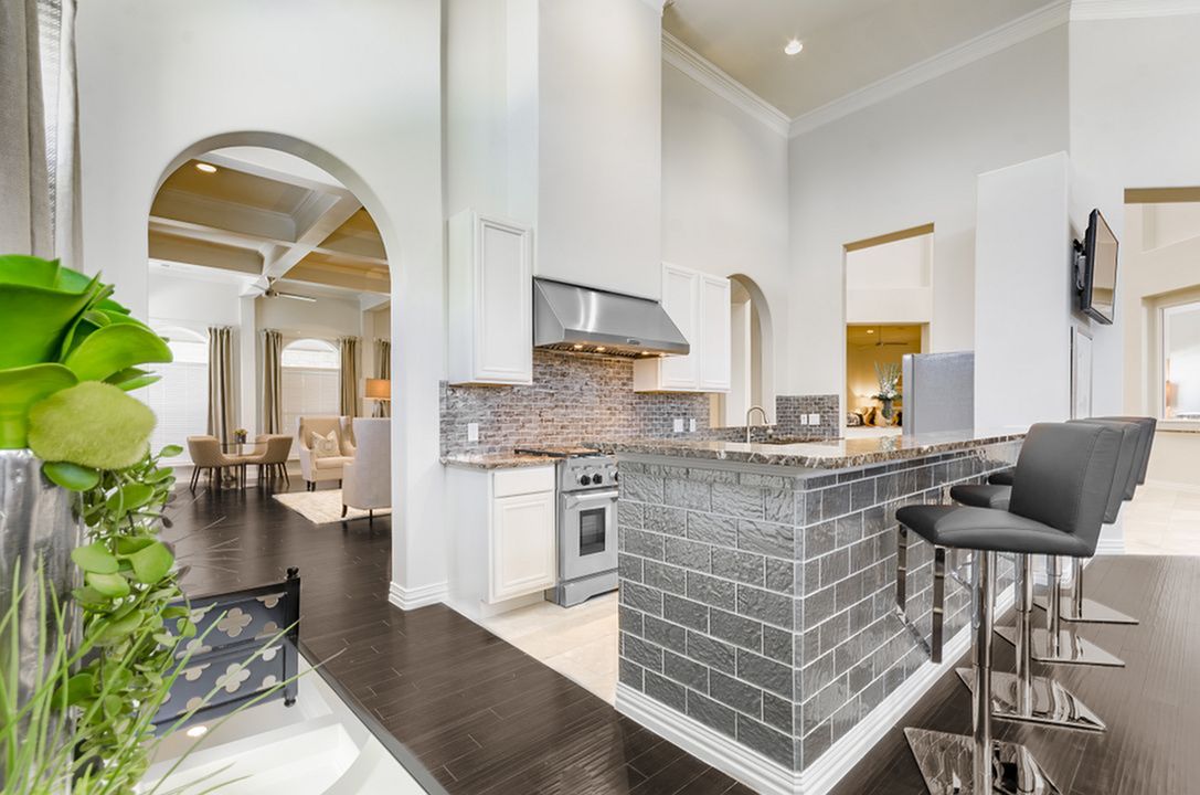 Berkshire Lakeway  Image 37