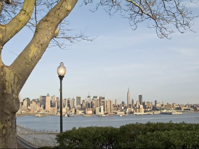 55 Riverwalk Place Image 12