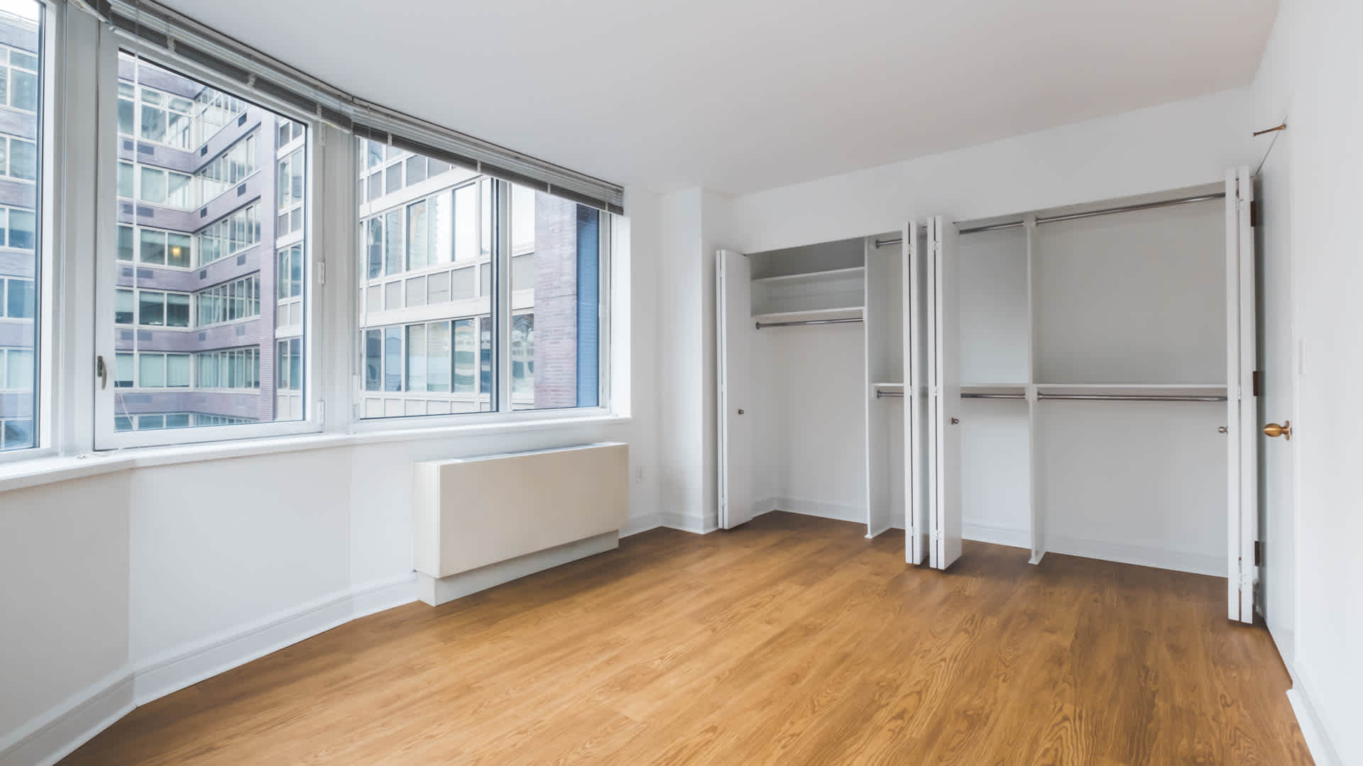 140 Riverside Boulevard Image 22