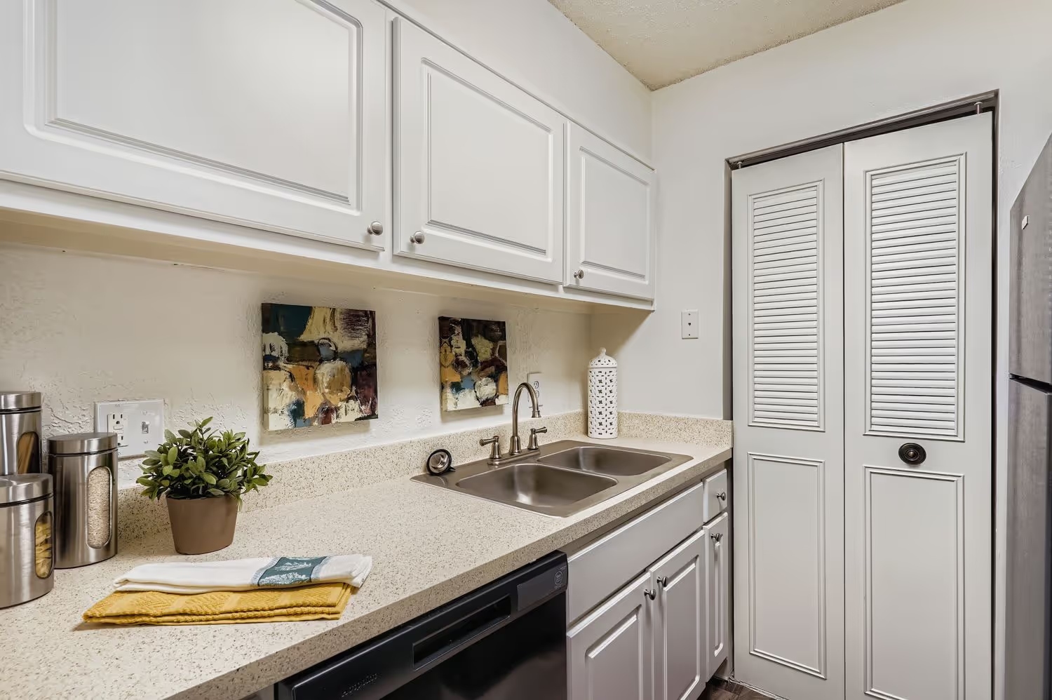 Countrywood Apartments Image 8