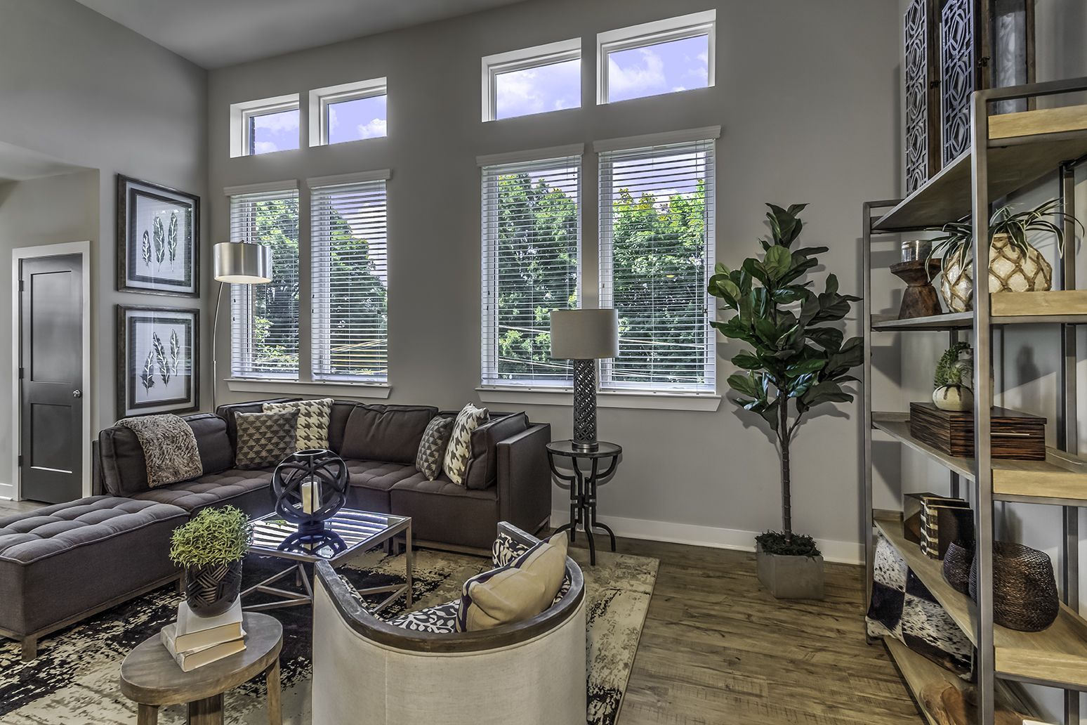 Midwood Station Image 7