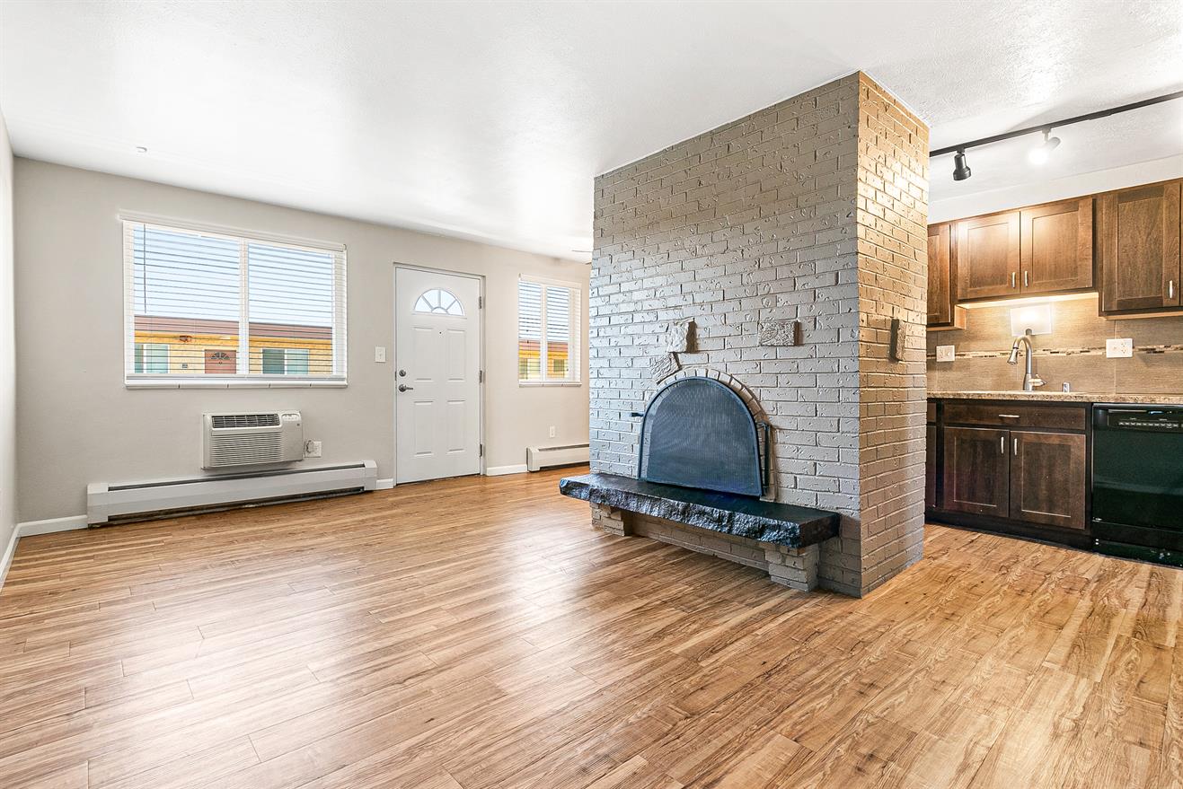 Courtyard at Cherry Creek Image 2