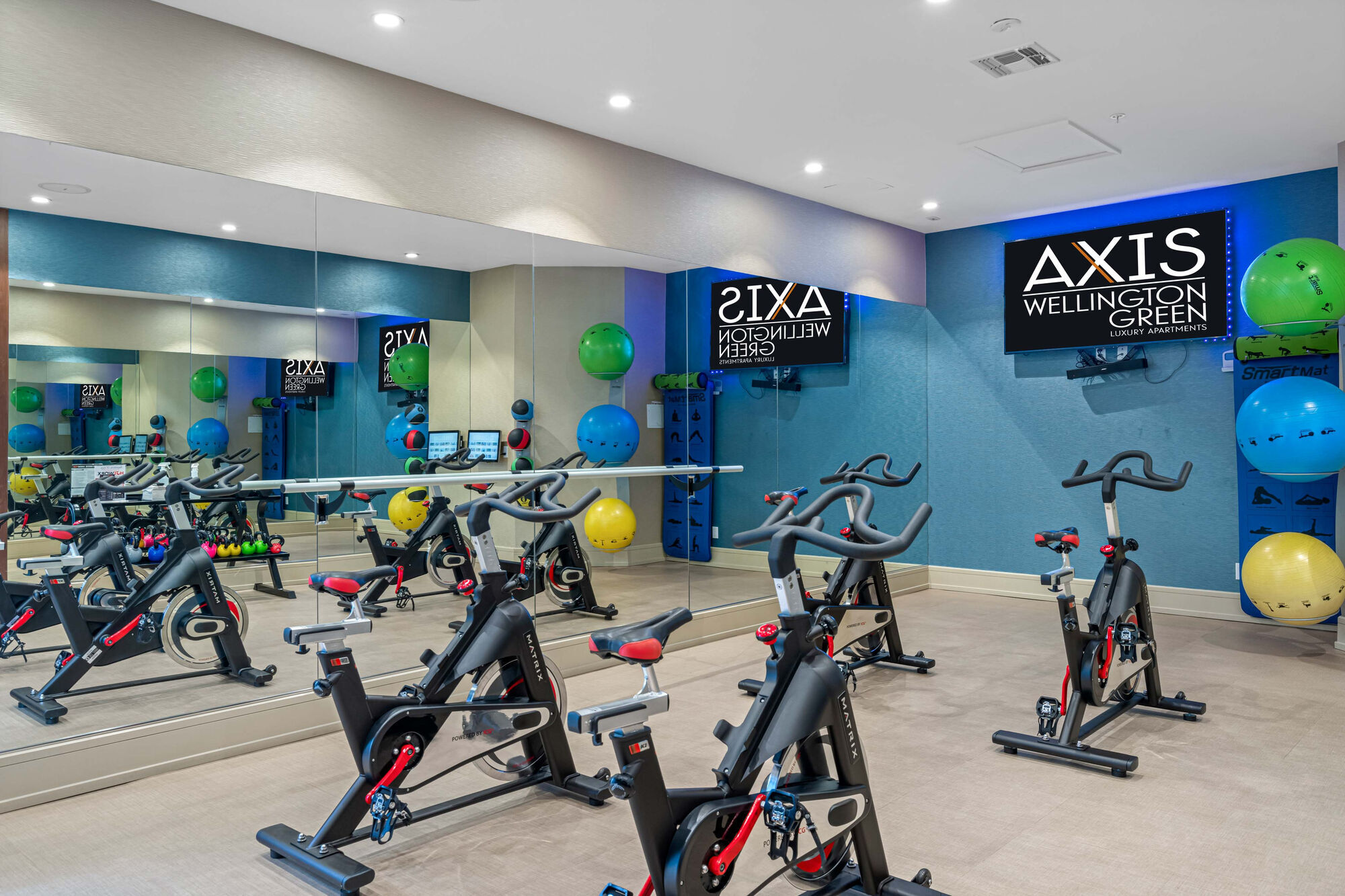 Axis Wellington Green Image 23