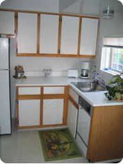 Colonial Court Apartments and Townhomes Image 4