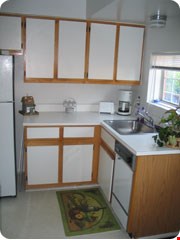 Colonial Court Apartments and Townhomes Image 4