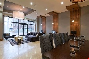 Icon at Dulles Station Image 17