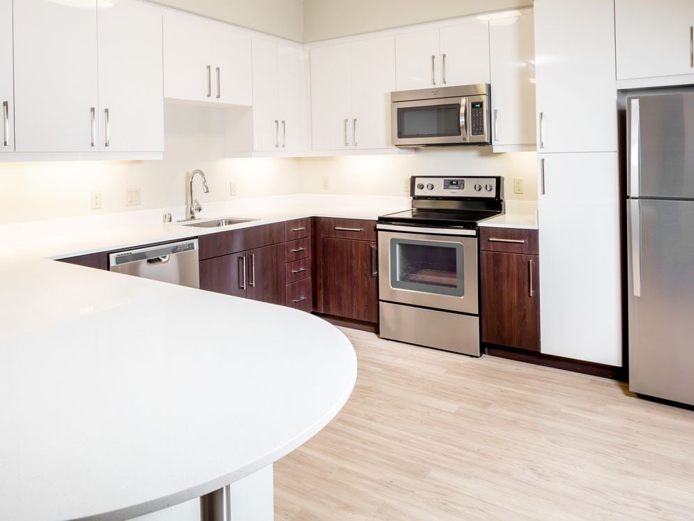 Kitchen-Vacant unit 475 -A9 Two tone Finish Avalon Dublin Station III Interiors