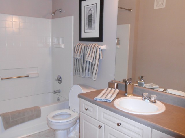 The Oaks at Lakeshore Image 9