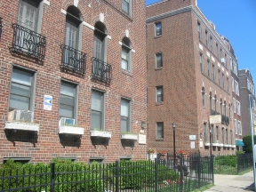 Sylvania Gardens Apartments Image 2