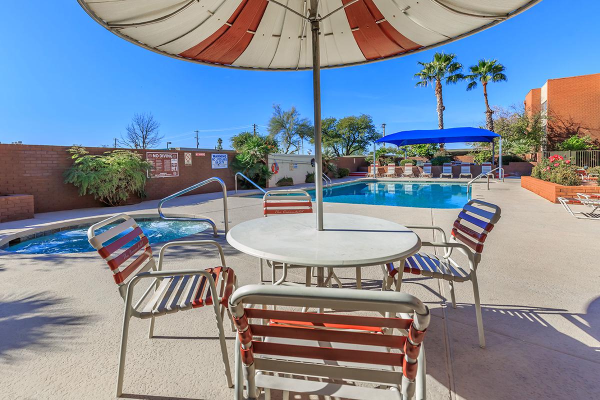 Carondelet Apartments Image 17