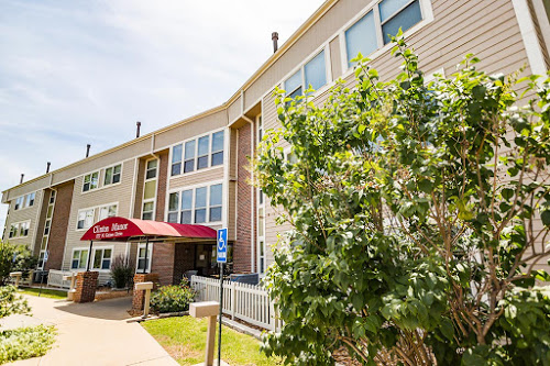 Clinton Manor Image 2