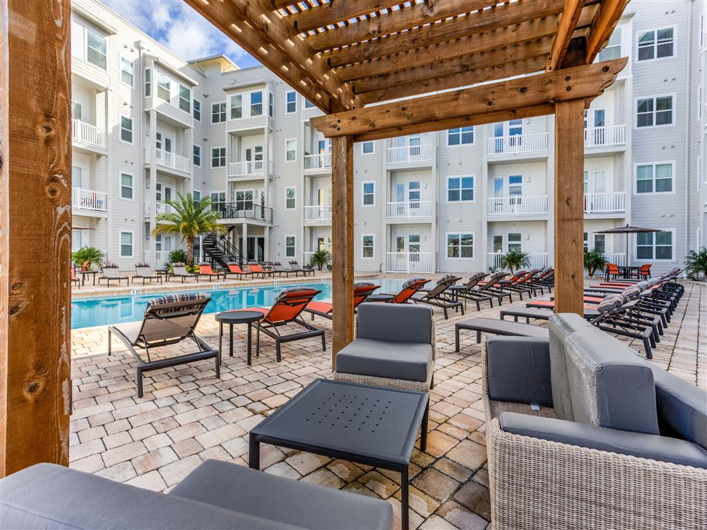 Lake Lofts at Deerwood Image 15