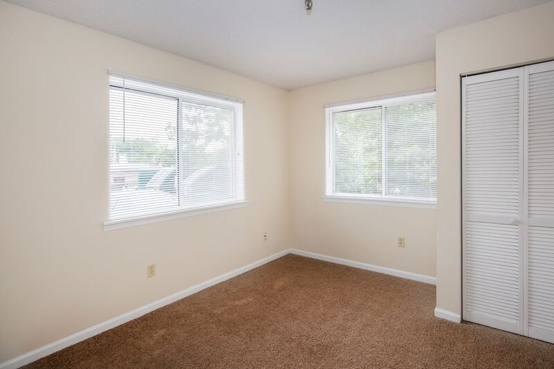 Lakeview Apartments Image 17