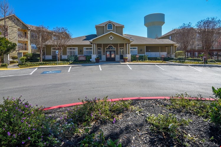 The BLVD at Medical Center Image 6