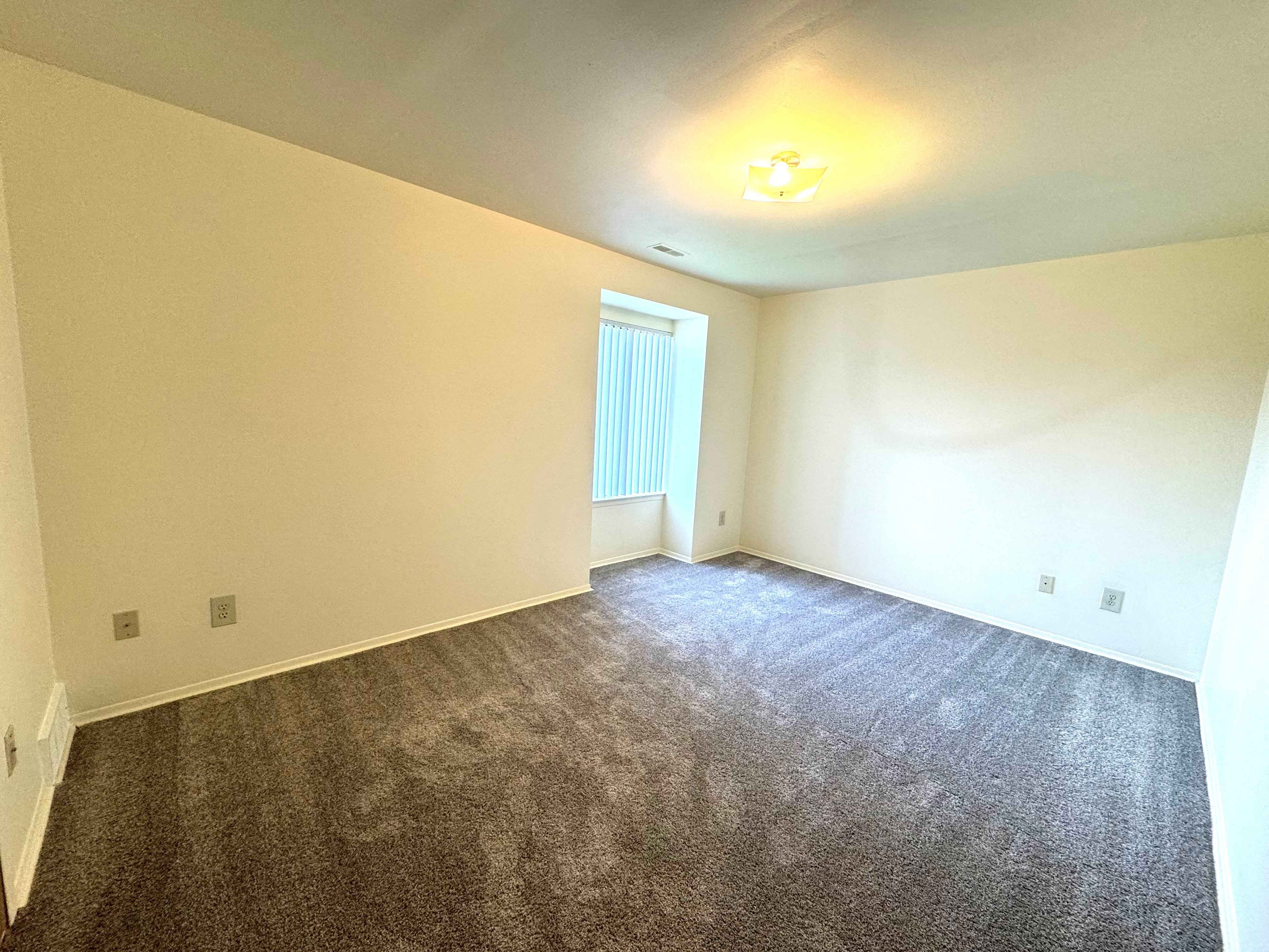 Lakeside Village Apartments Image 70