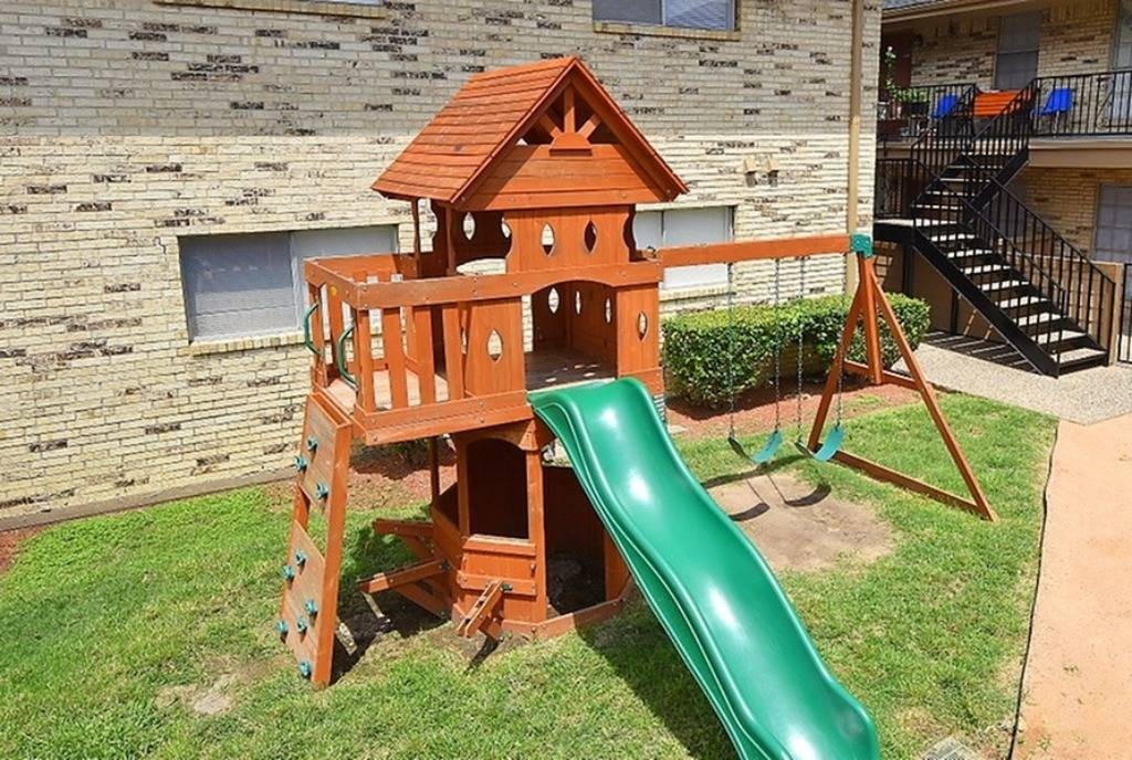 Palms at Chimney Rock Image 3