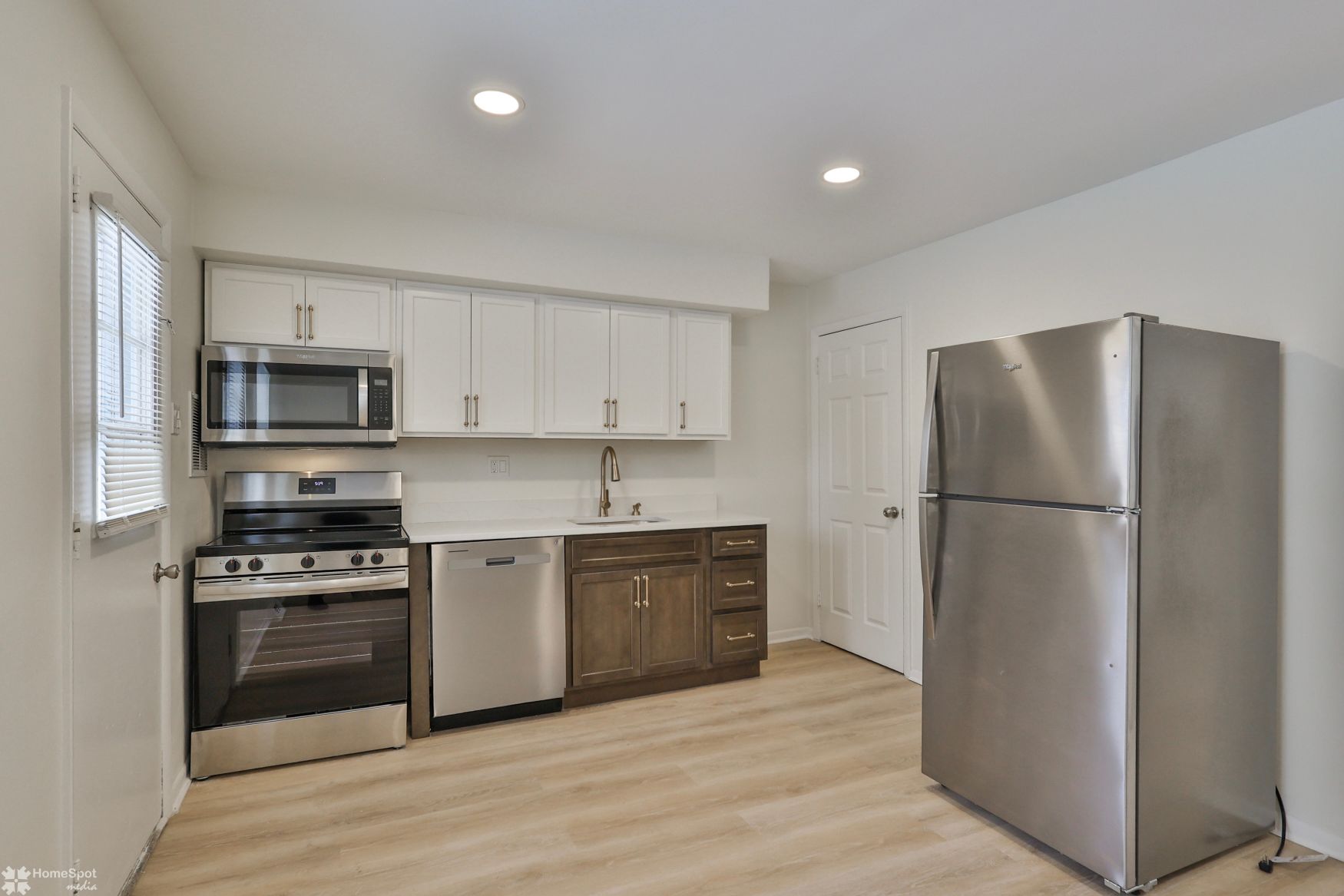 Pine Grove Townhomes Image 1