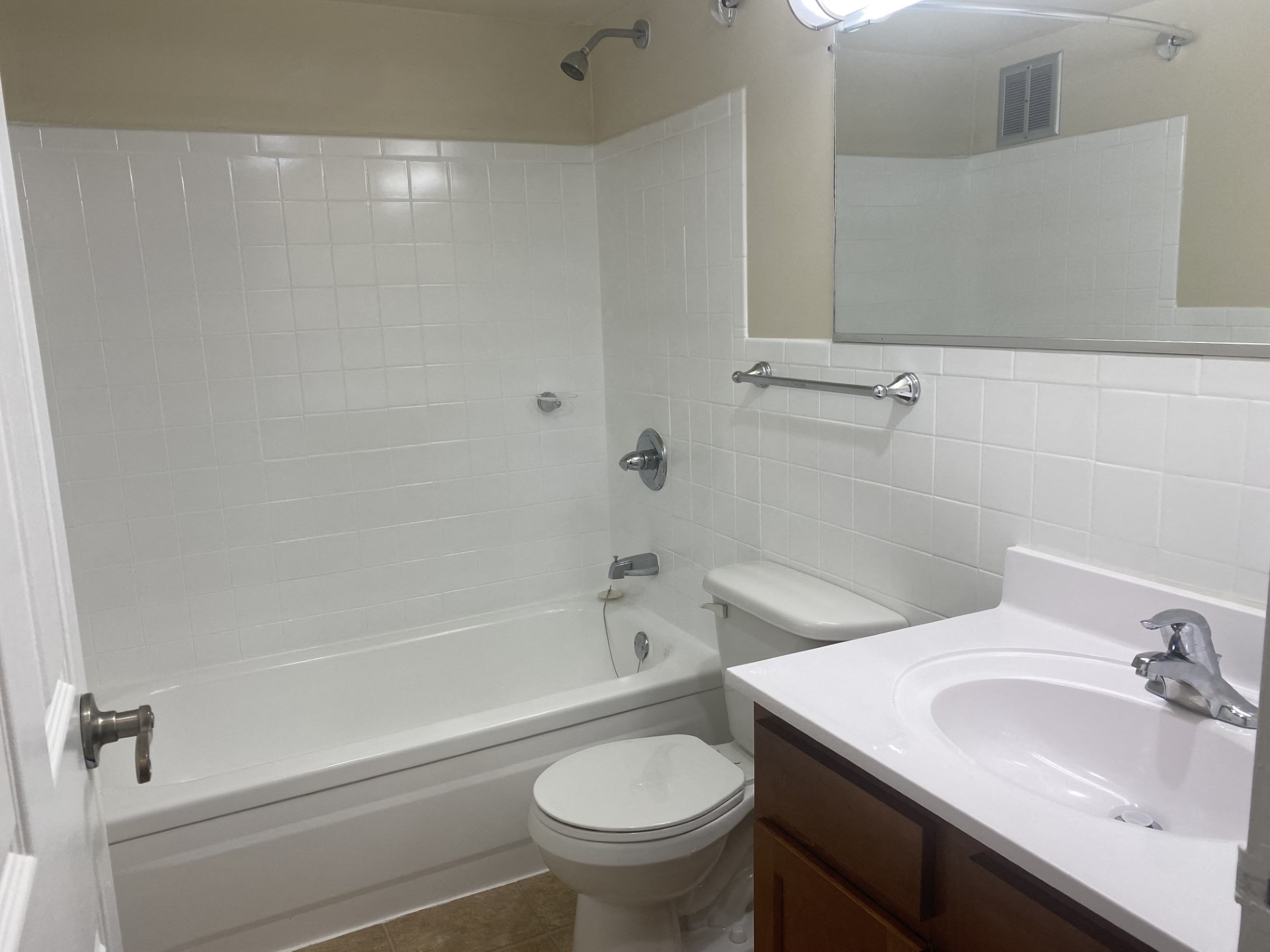 Silver Spring Towers Image 36