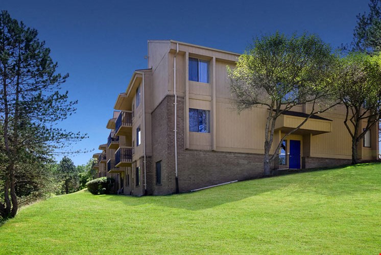 Building Exterior Franklin River