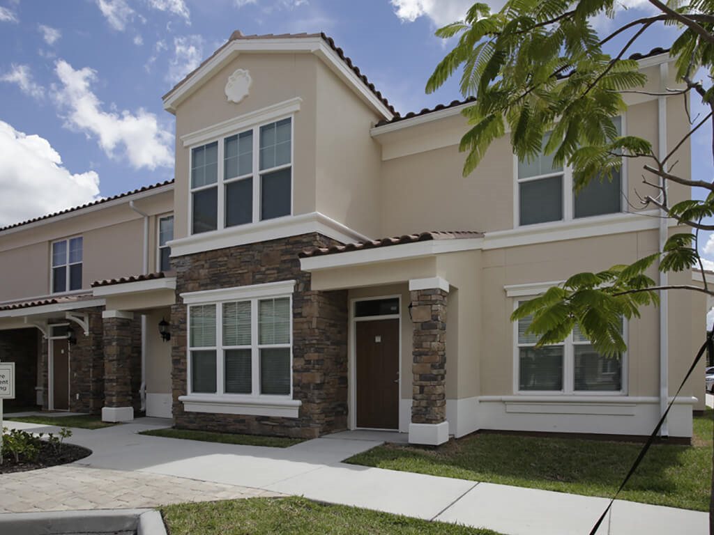 Courtyards at Estero Image 2