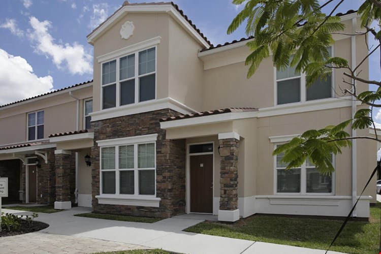 Courtyards at Estero Image 2