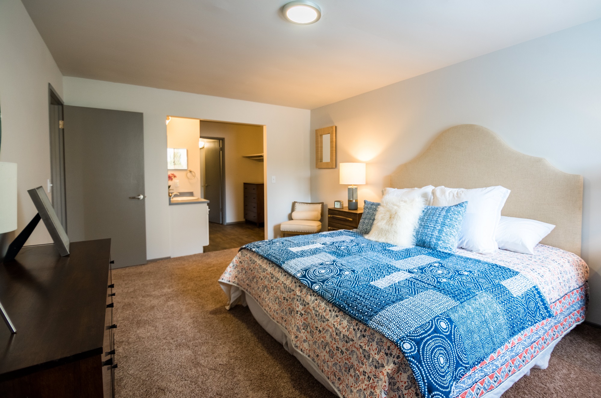 Country Lake Image 7