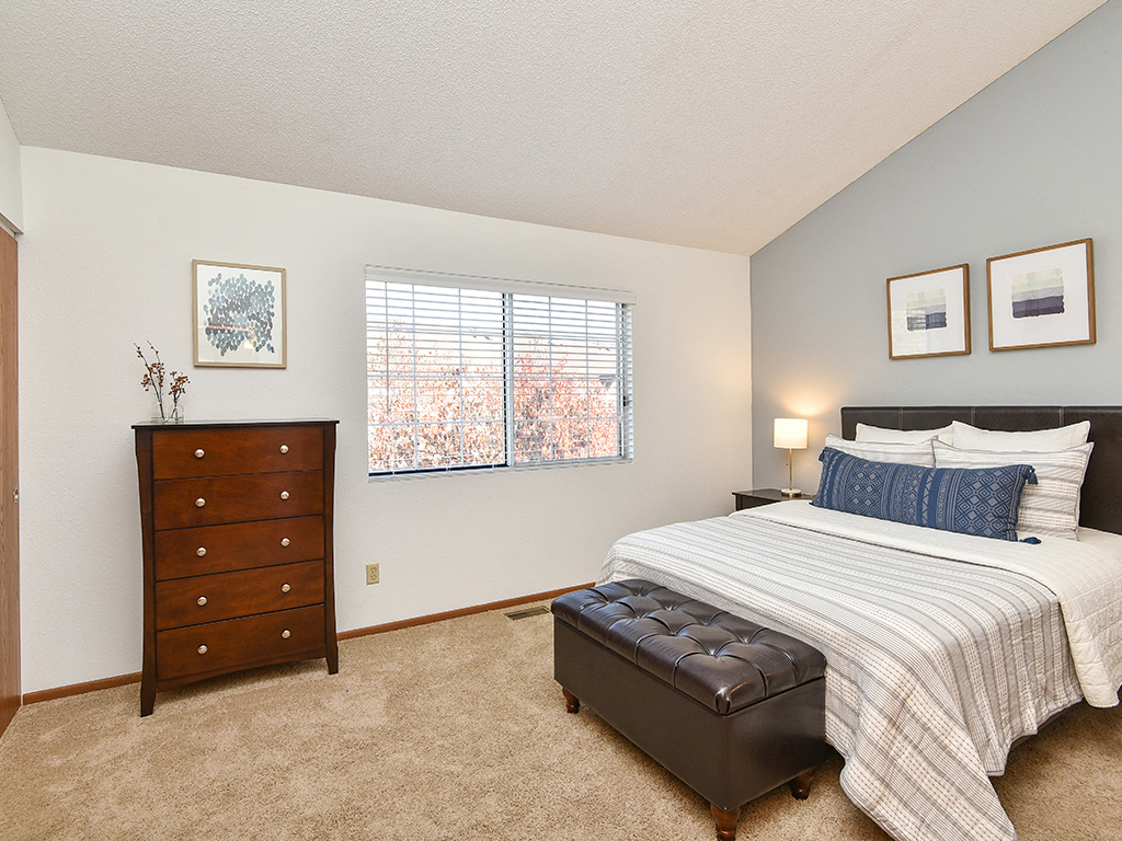 Bass Lake Hills Townhomes Image 2