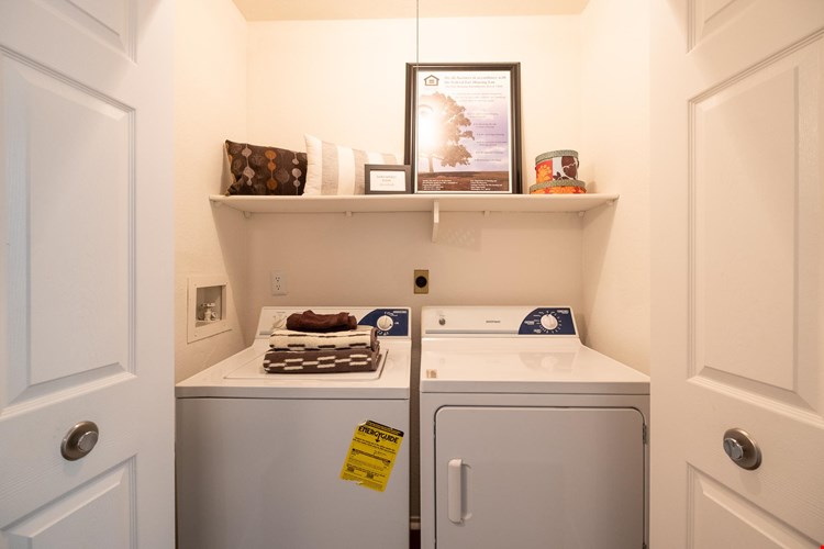 Whispering Hills Apartments Image 17