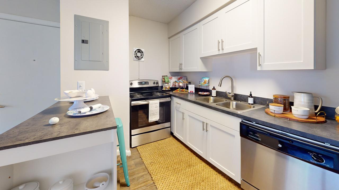 Somerset Apartments Image 2