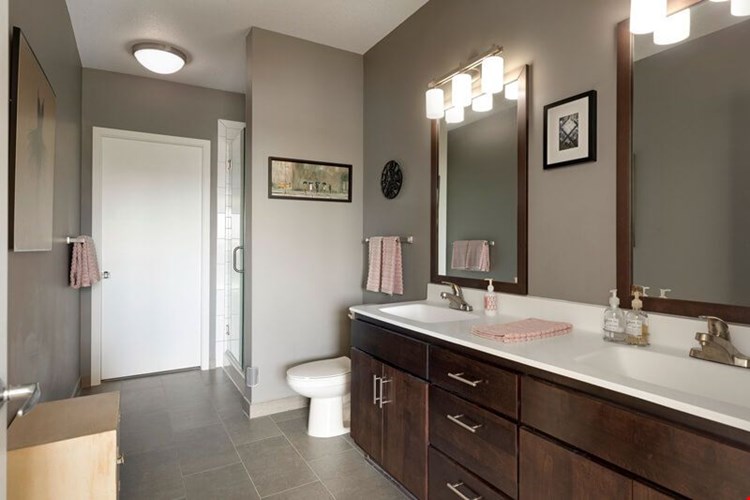 Laguna Apartments Image 28