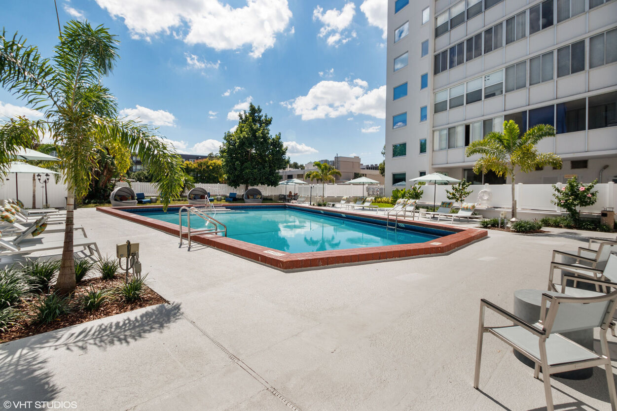 Lake Lucerne Towers Image 1