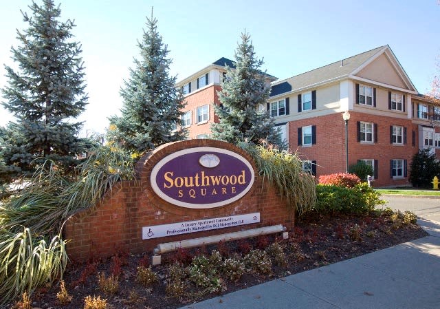 Southwood Square Image 3