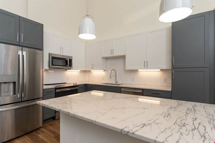 Olivian at the Realm Image 19