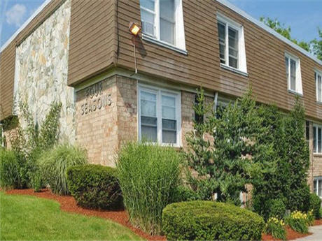 The Four Seasons Image 11