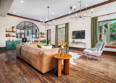 Pecan Springs Image 5